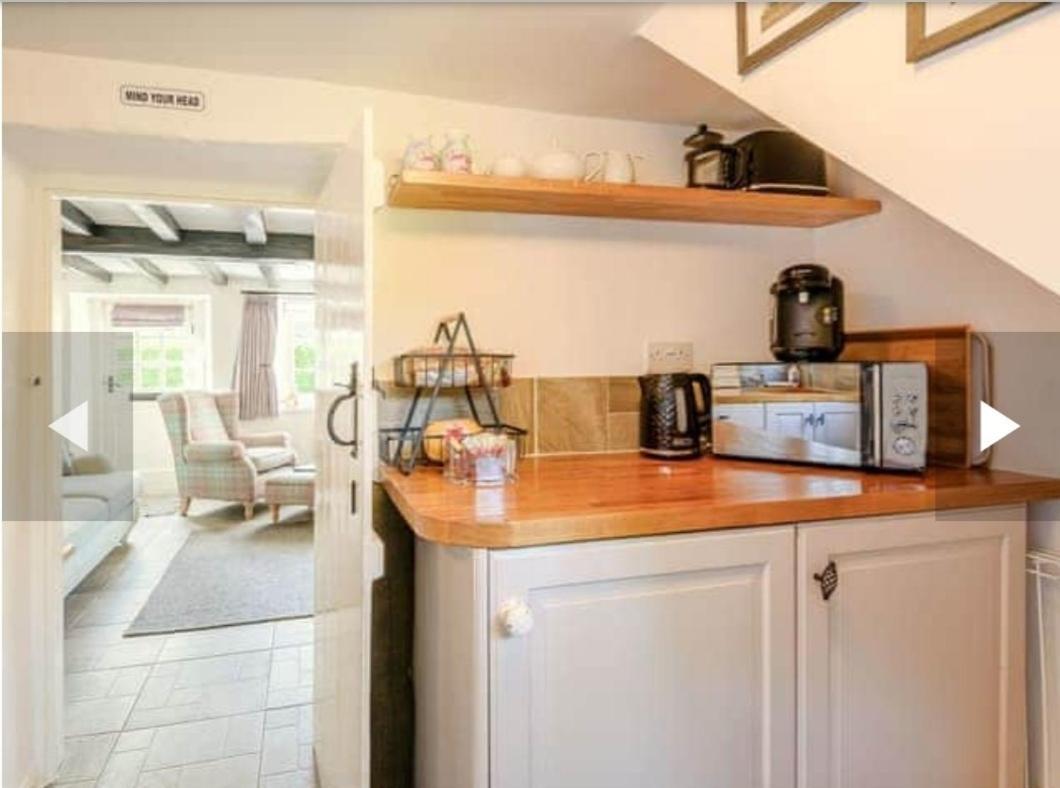 Stone Cottage, Idyllic Village Holiday home