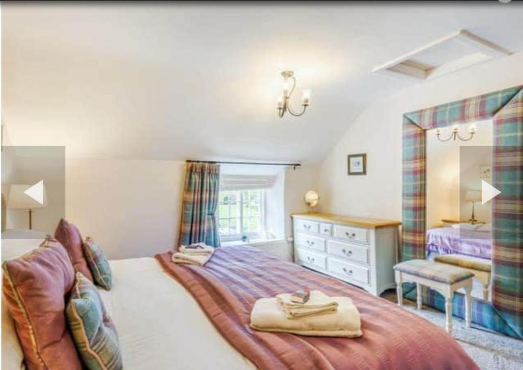 Stone Cottage, Idyllic Village Holiday home